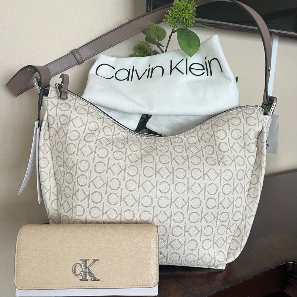 Gorgeous Calvin Klein Purse and Wallet.